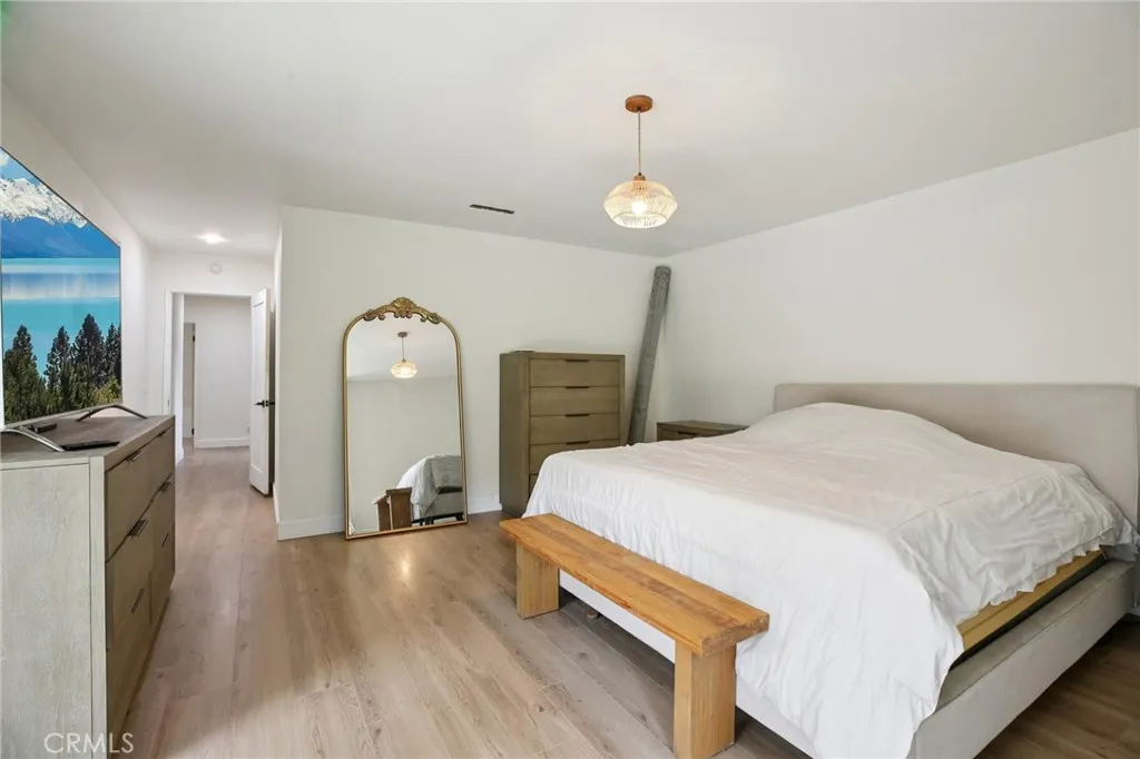 520 W Country Hills Drive