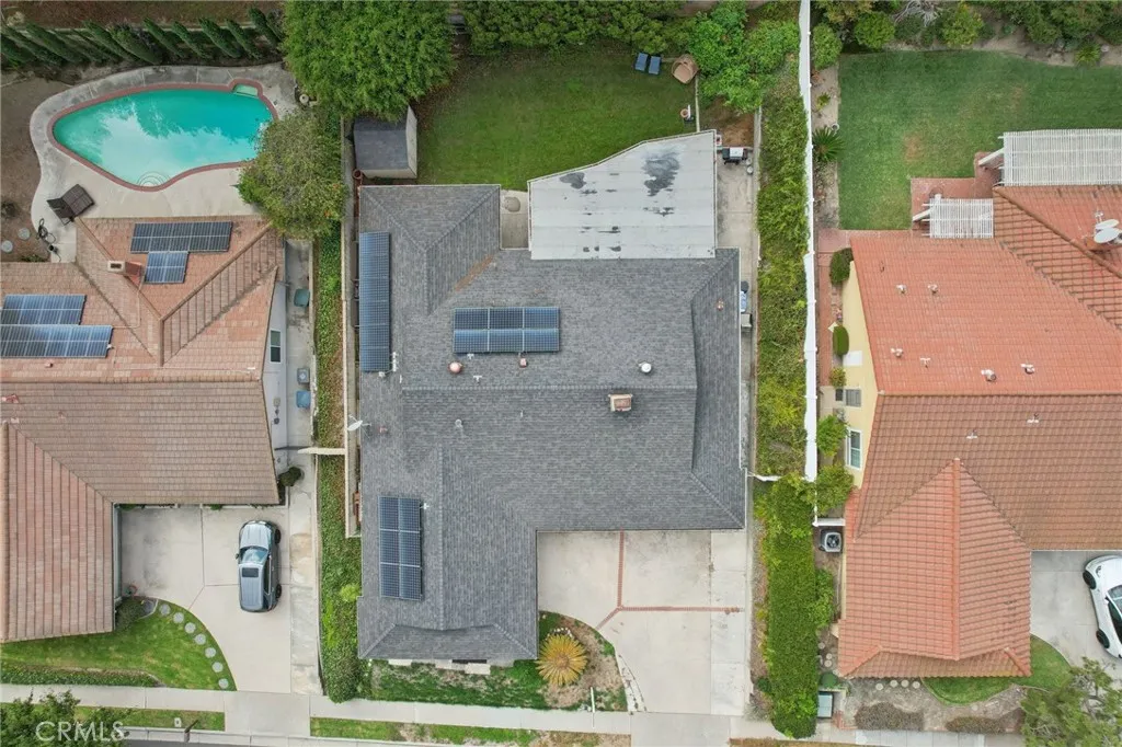 520 W Country Hills Drive