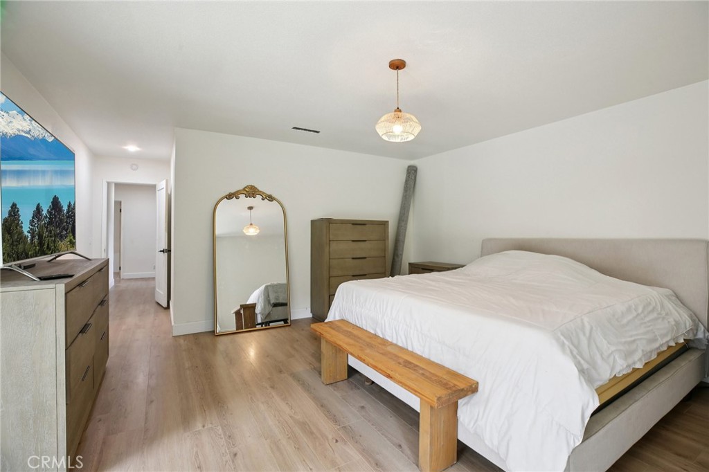 520 W Country Hills Drive