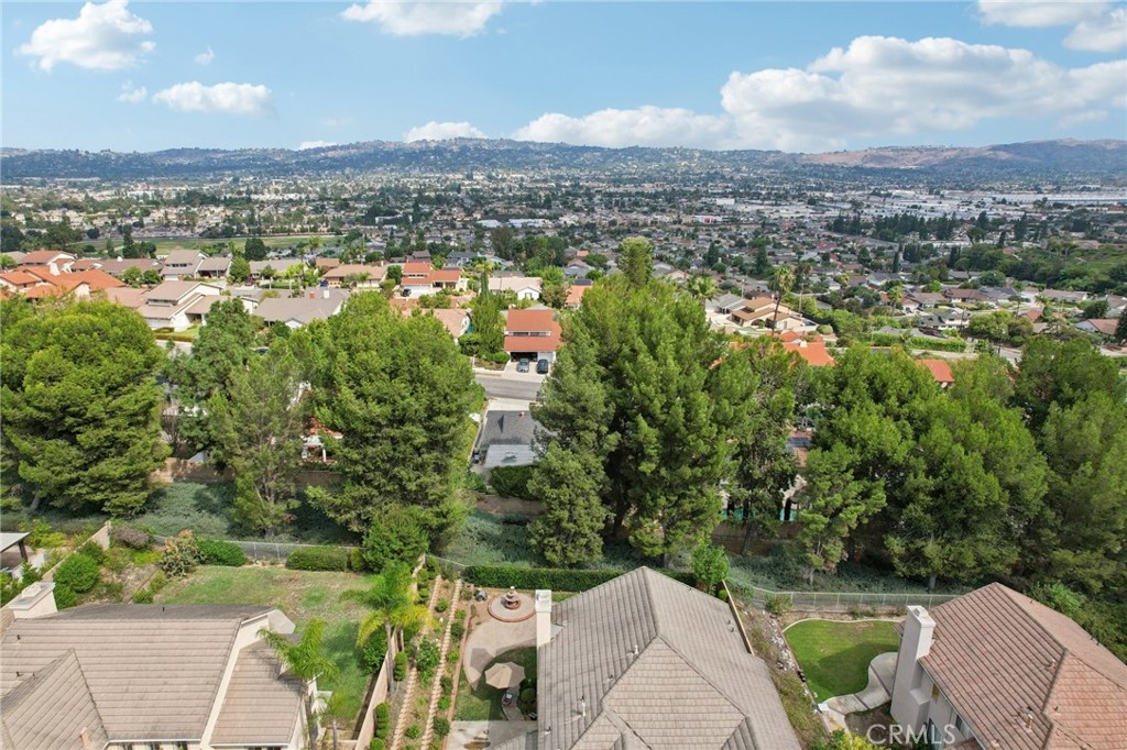 520 W Country Hills Drive