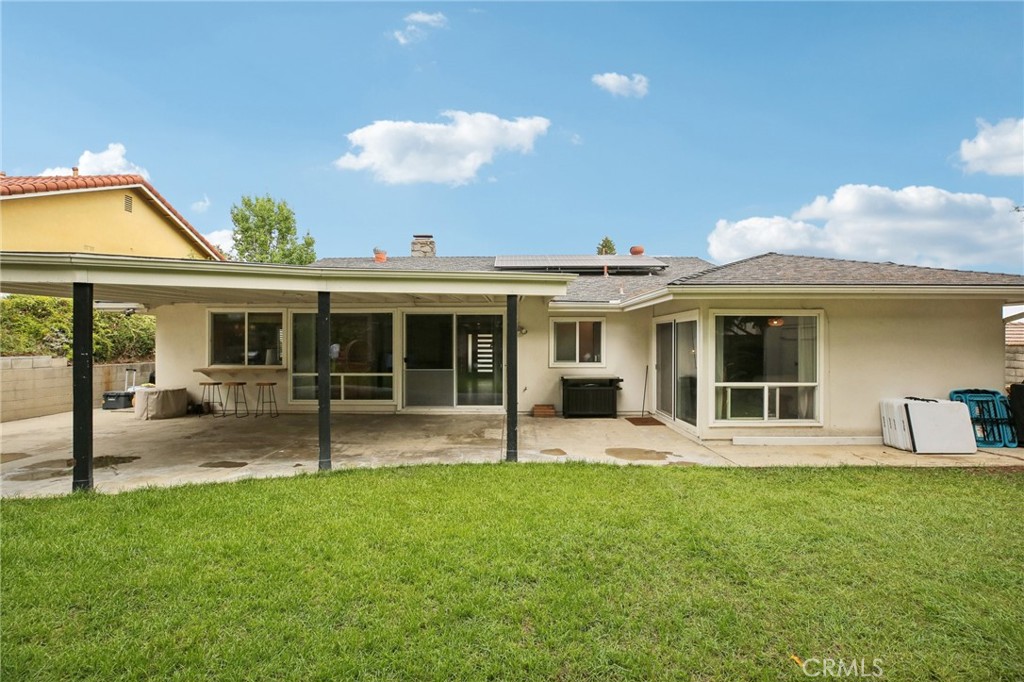 520 W Country Hills Drive