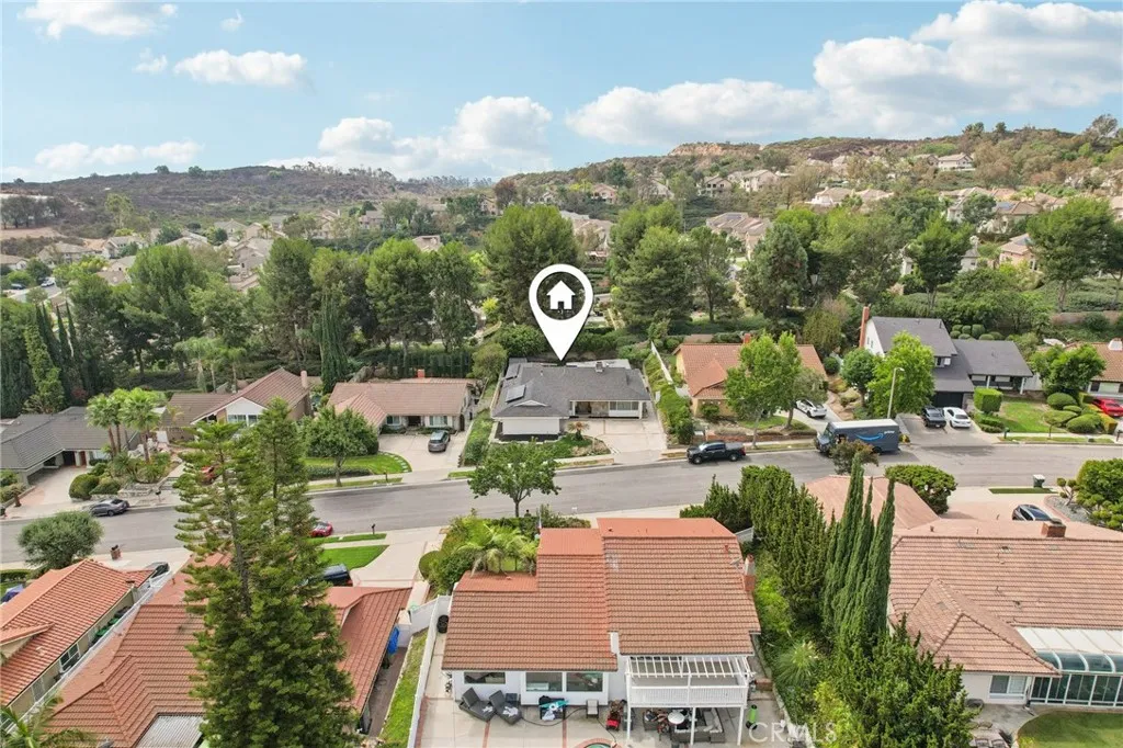 520 W Country Hills Drive