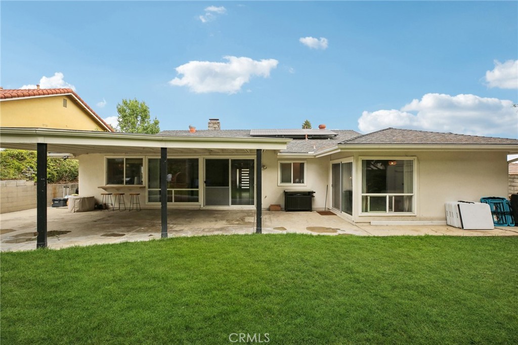 520 W Country Hills Drive