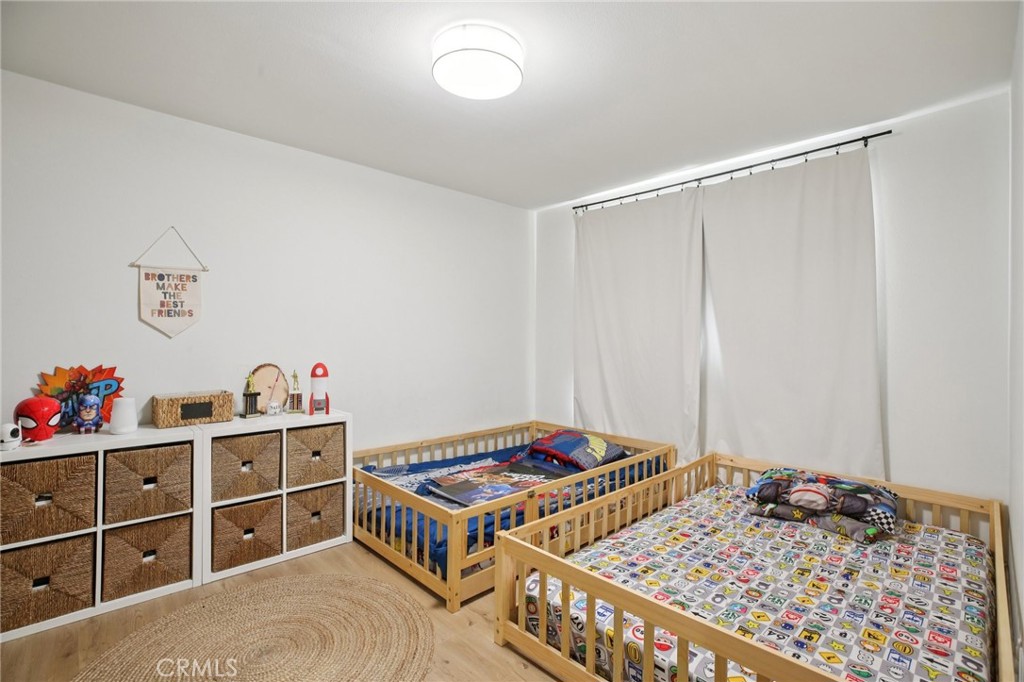 520 W Country Hills Drive