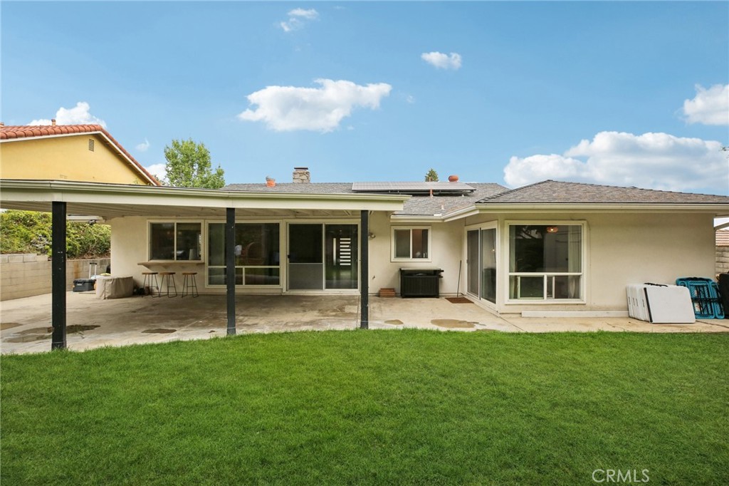 520 W Country Hills Drive