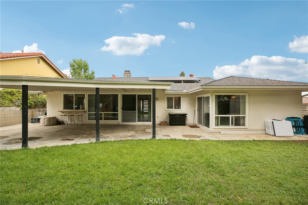 520 W Country Hills Drive
