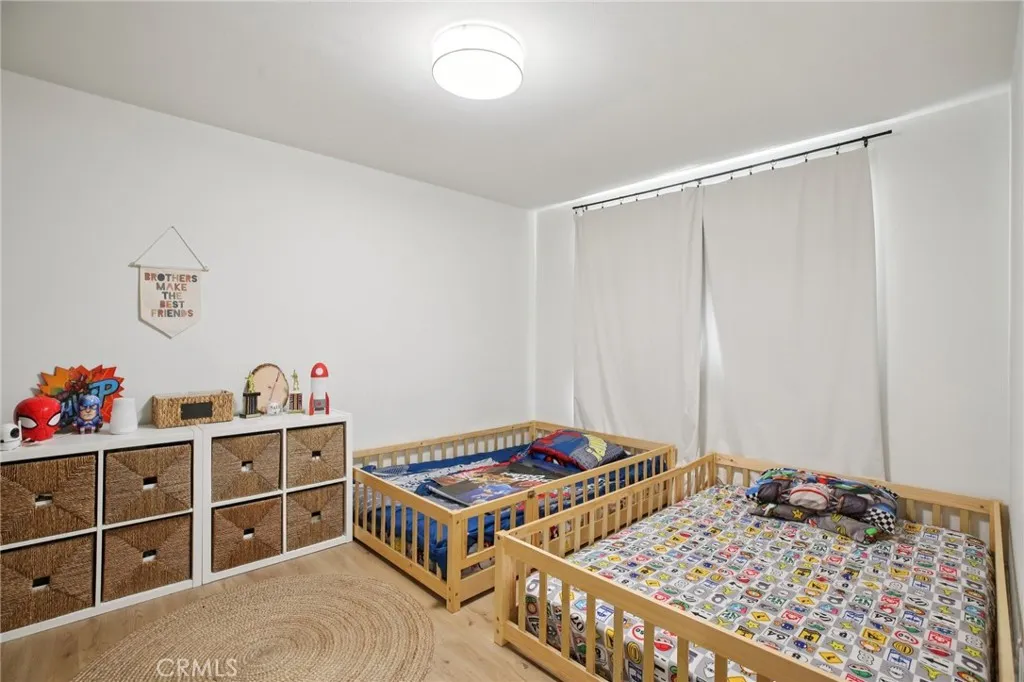 520 W Country Hills Drive