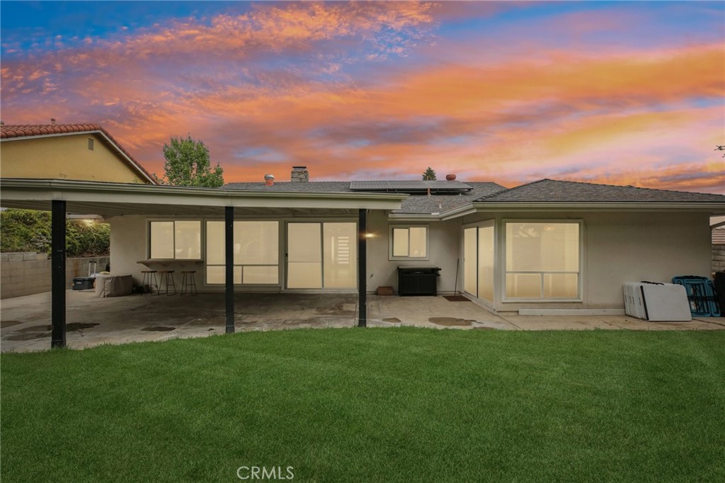 520 W Country Hills Drive