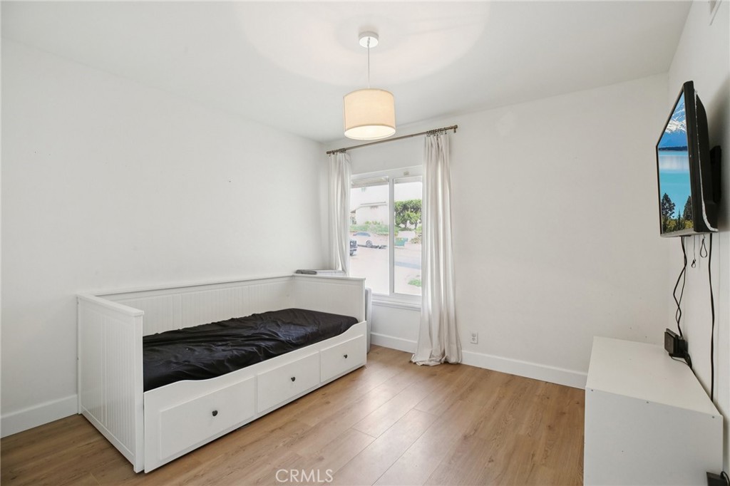 520 W Country Hills Drive