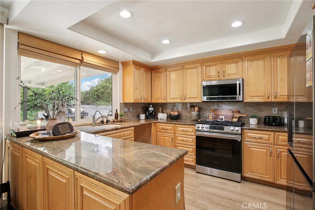 520 W Country Hills Drive