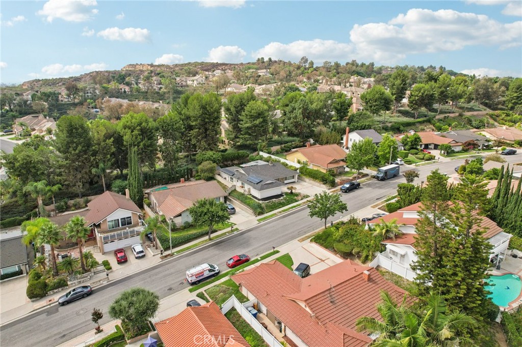 520 W Country Hills Drive