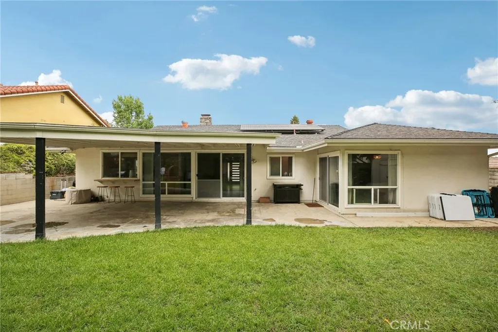 520 W Country Hills Drive