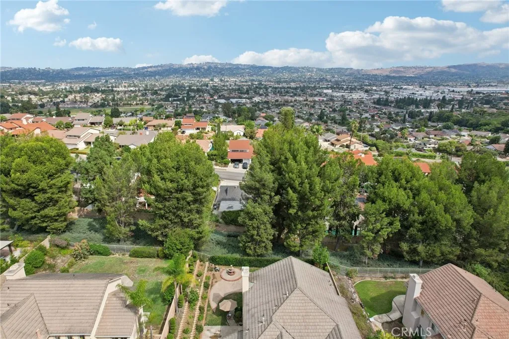 520 W Country Hills Drive