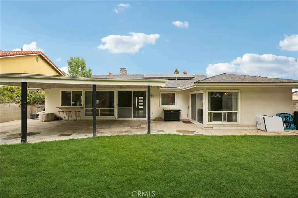 520 W Country Hills Drive