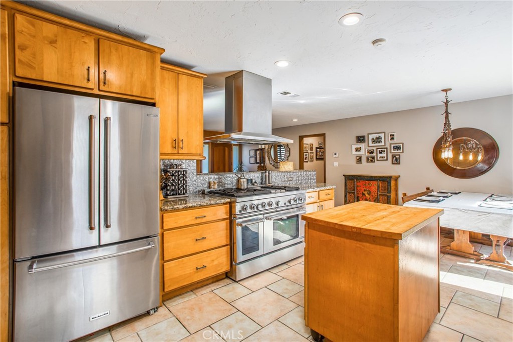 340 S San Mateo Street