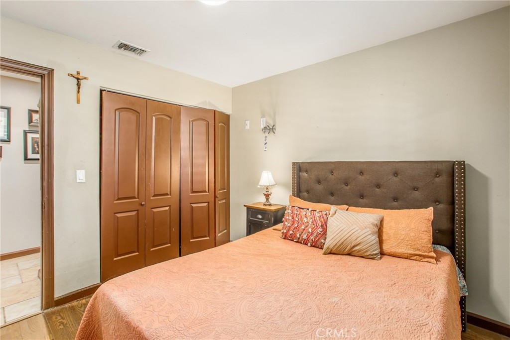 340 S San Mateo Street