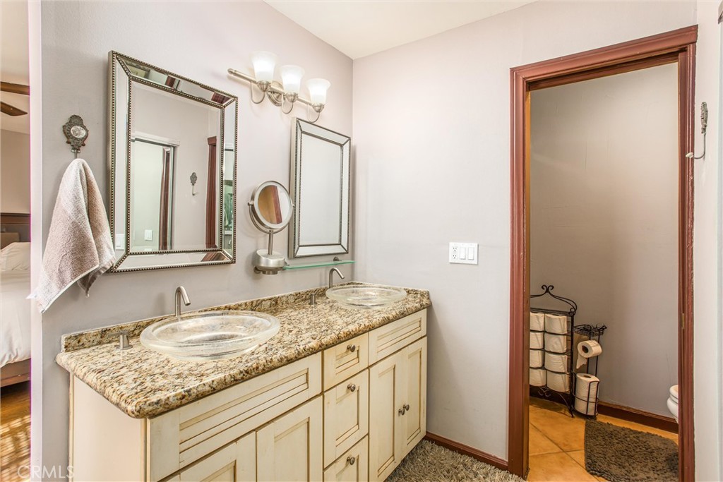 340 S San Mateo Street