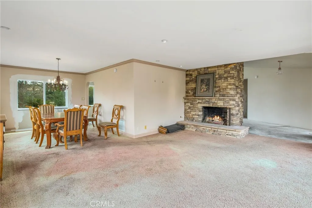 1507 W Olive Avenue