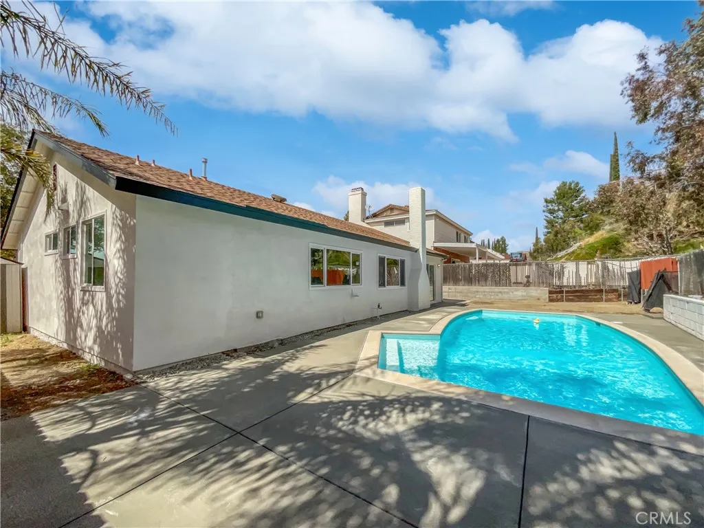 28906 Gladiolus Drive