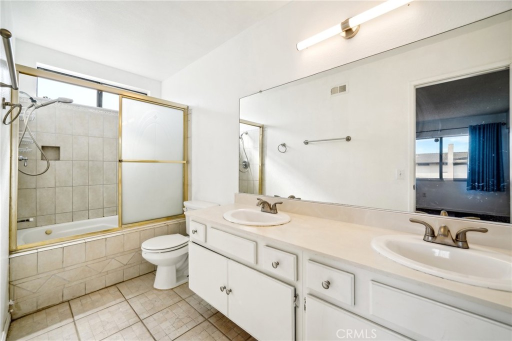 1324 N Hacienda Drive