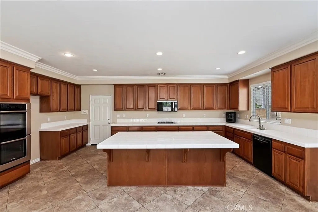 6522 Gold Dust Street