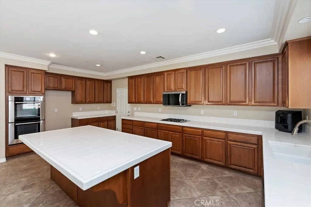 6522 Gold Dust Street