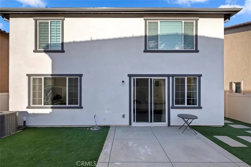 2275 Melogold Way