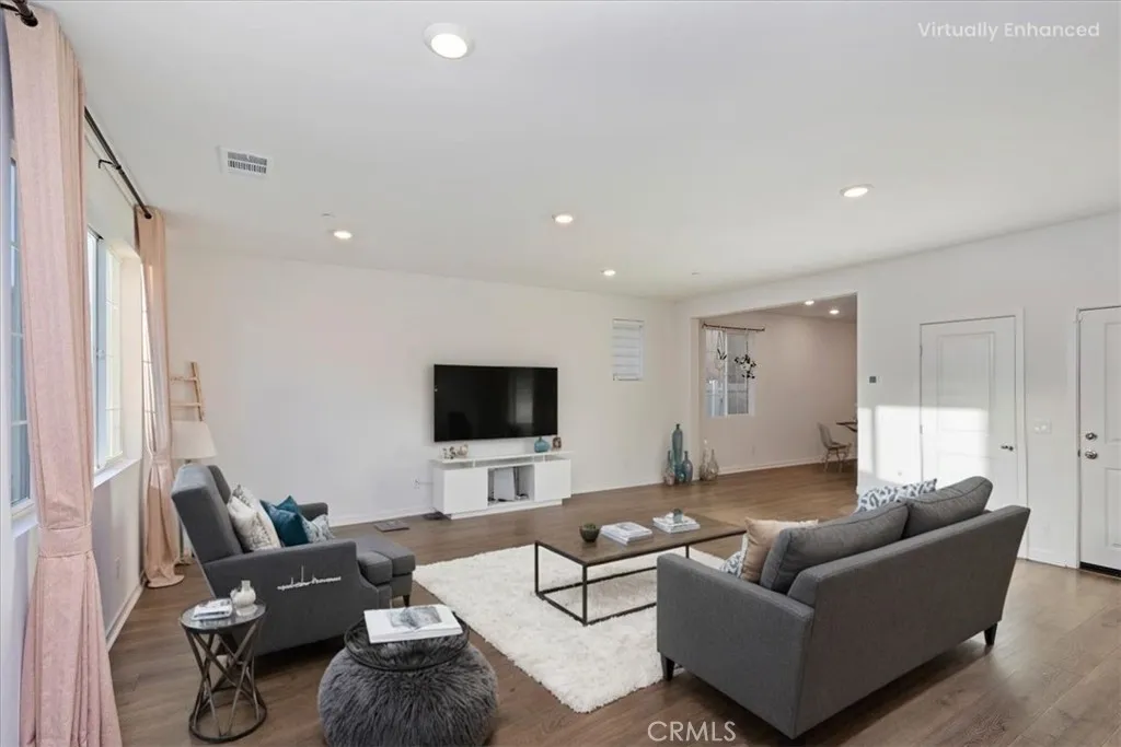 2275 Melogold Way