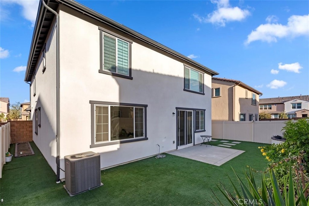 2275 Melogold Way