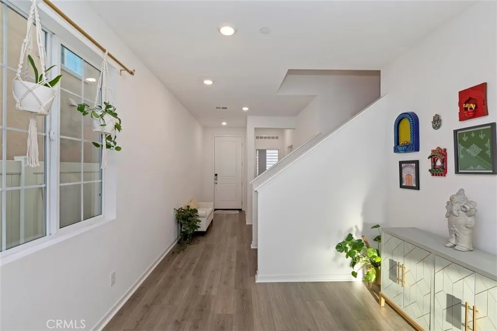 2275 Melogold Way