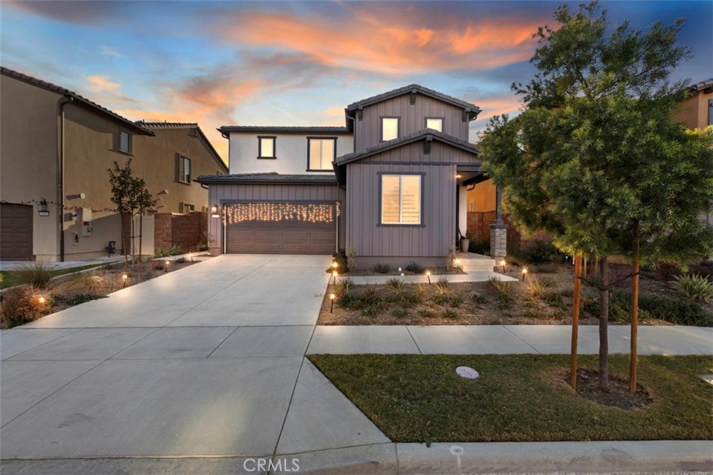 2275 Melogold Way