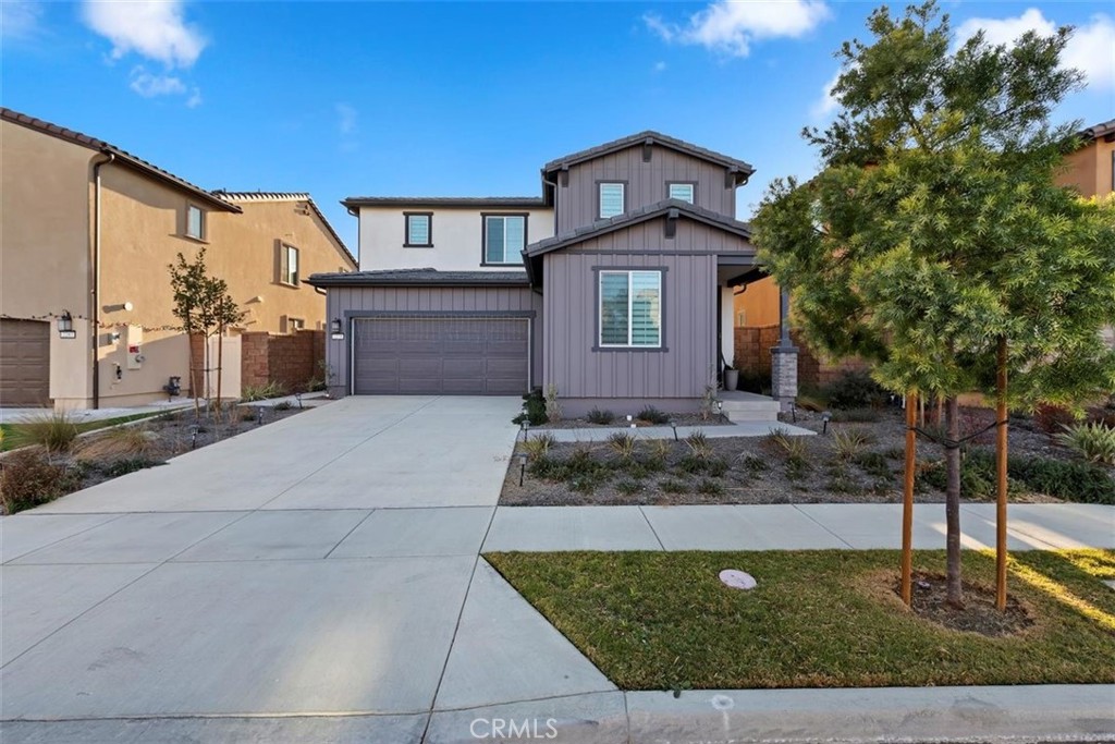 2275 Melogold Way
