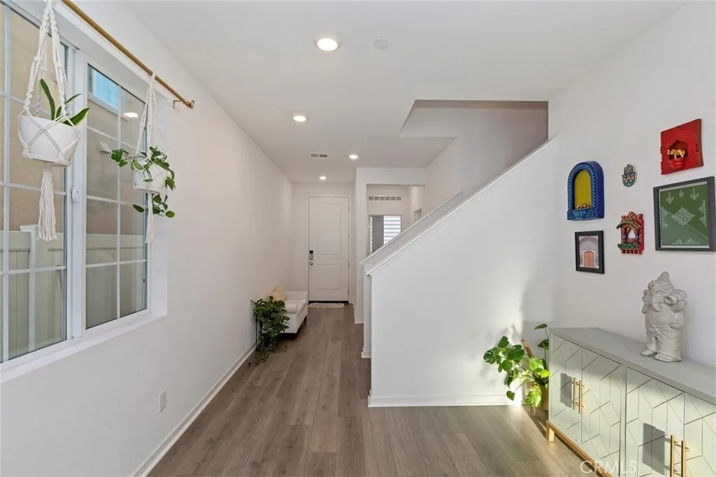 2275 Melogold Way