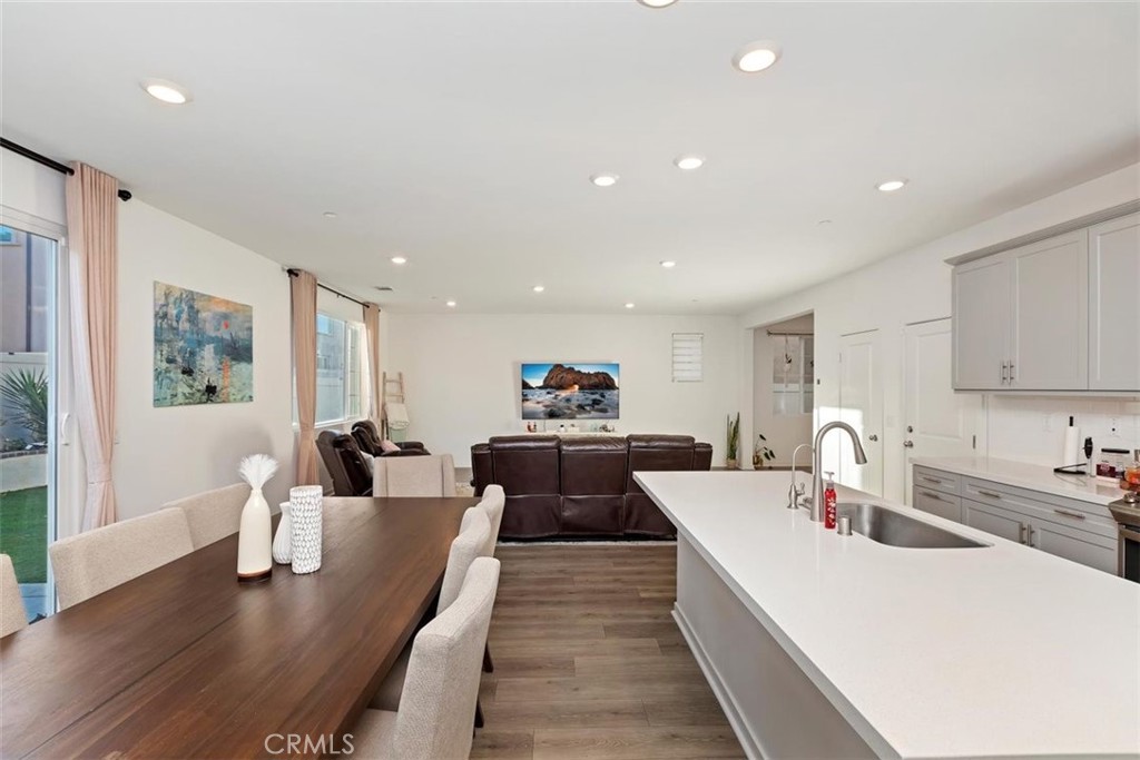 2275 Melogold Way