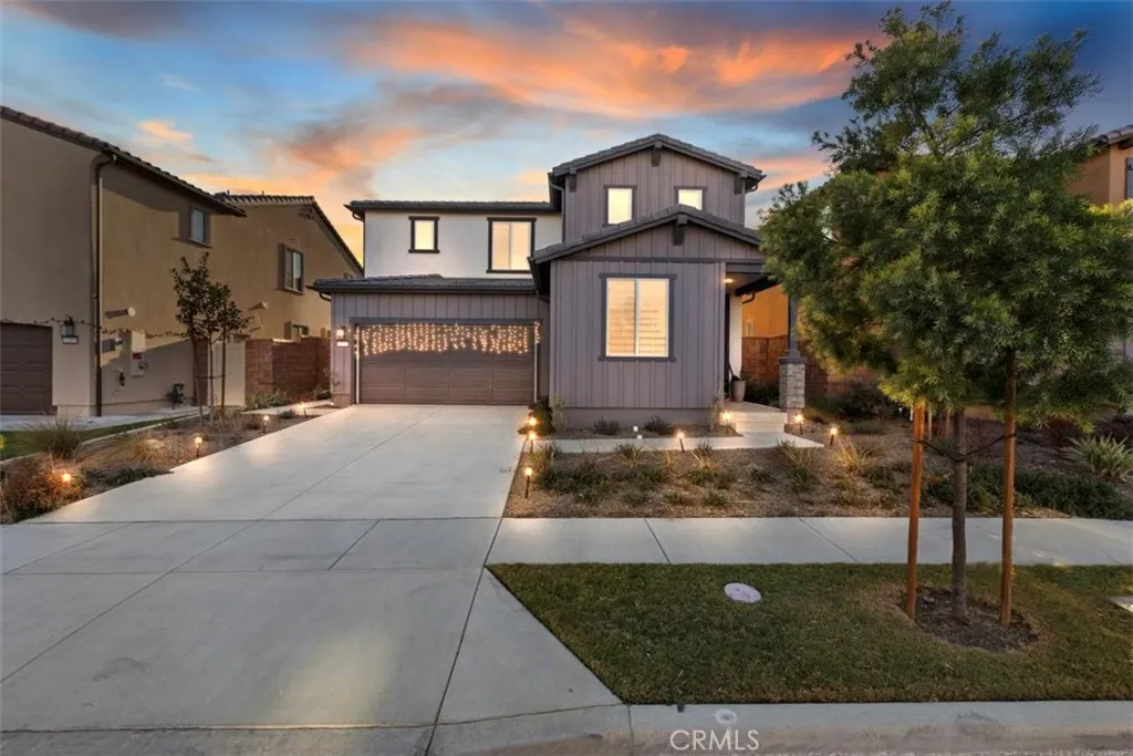 2275 Melogold Way