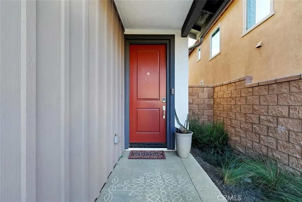2275 Melogold Way