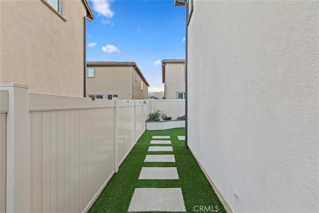 2275 Melogold Way