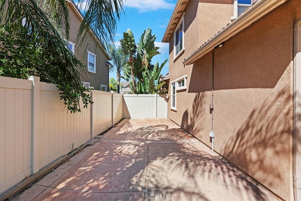 27792 Carlton Oaks Street