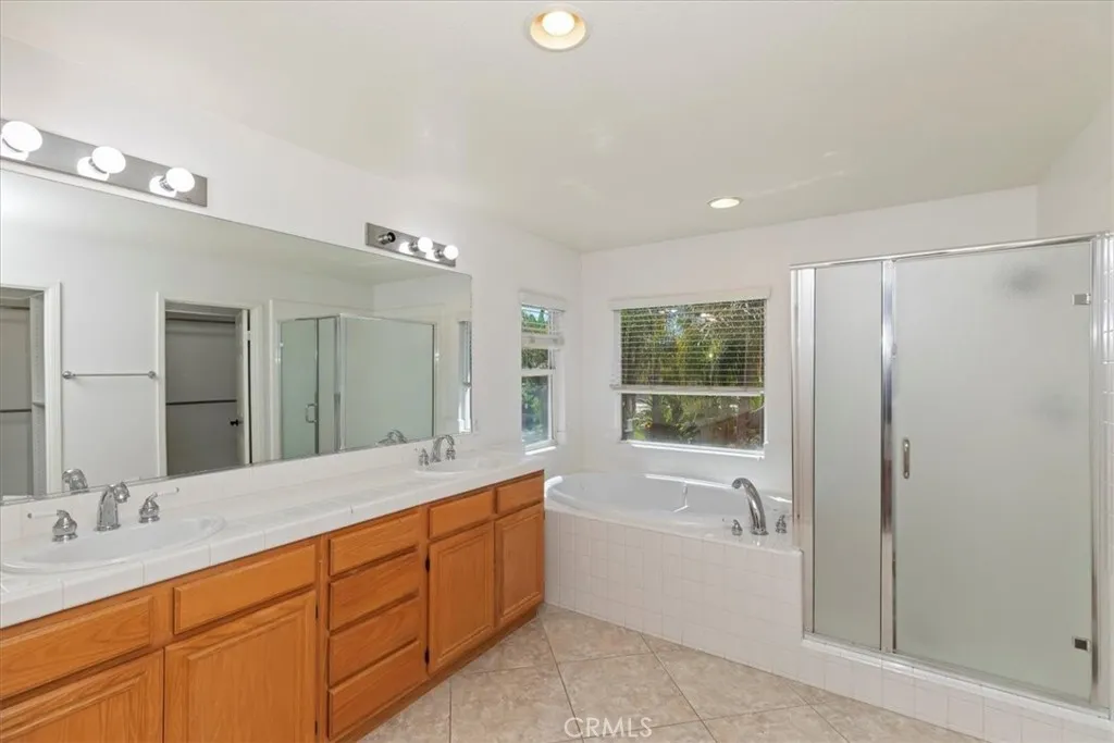 27792 Carlton Oaks Street