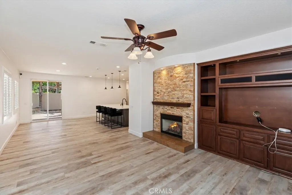 27792 Carlton Oaks Street