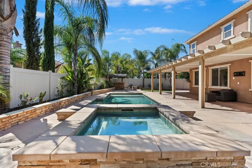 27792 Carlton Oaks Street