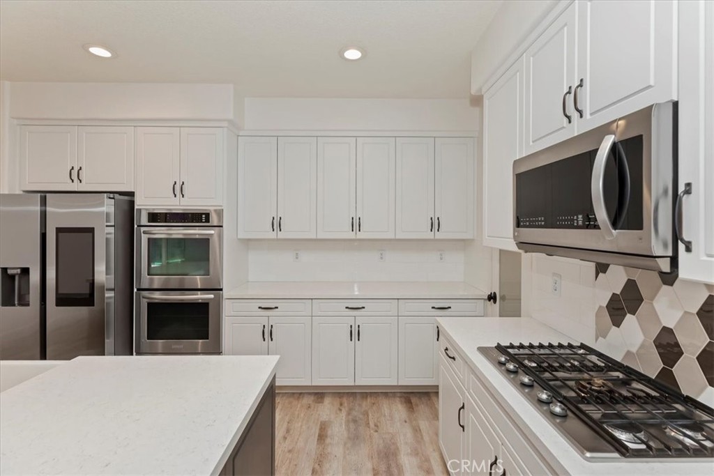 27792 Carlton Oaks Street