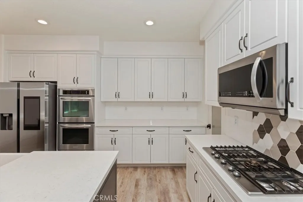 27792 Carlton Oaks Street