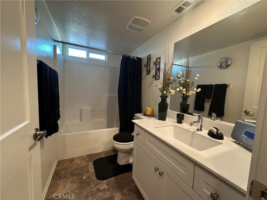 17612 Garden House Lane, Bellflower