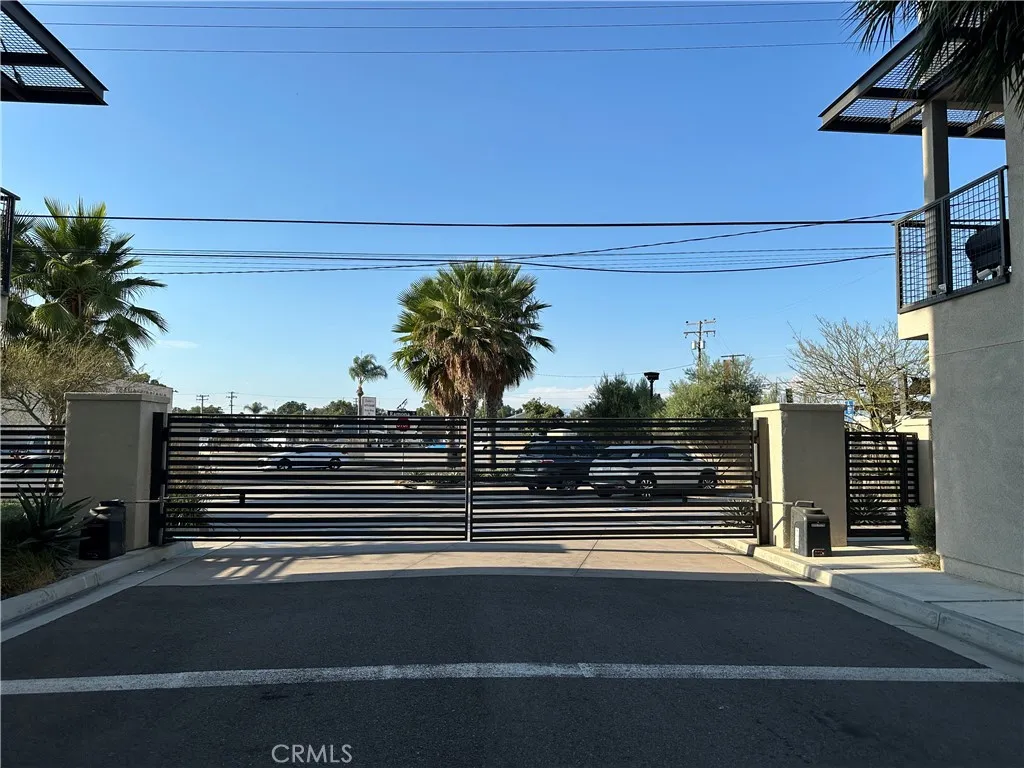 17612 Garden House Lane, Bellflower