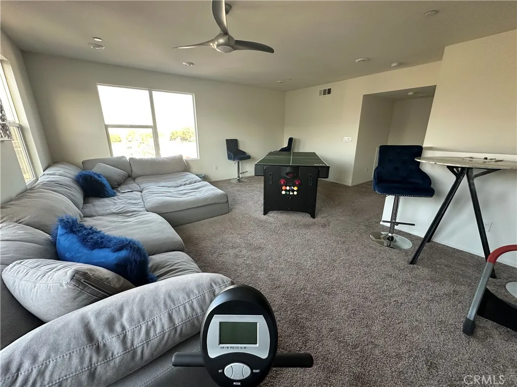 17612 Garden House Lane, Bellflower