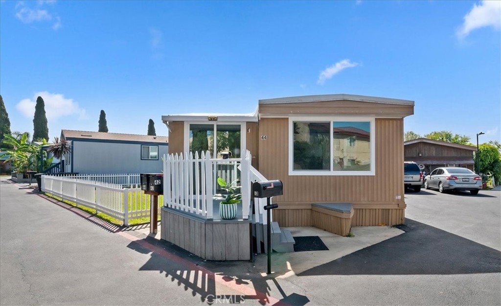 2770 W Lincoln Avenue 44