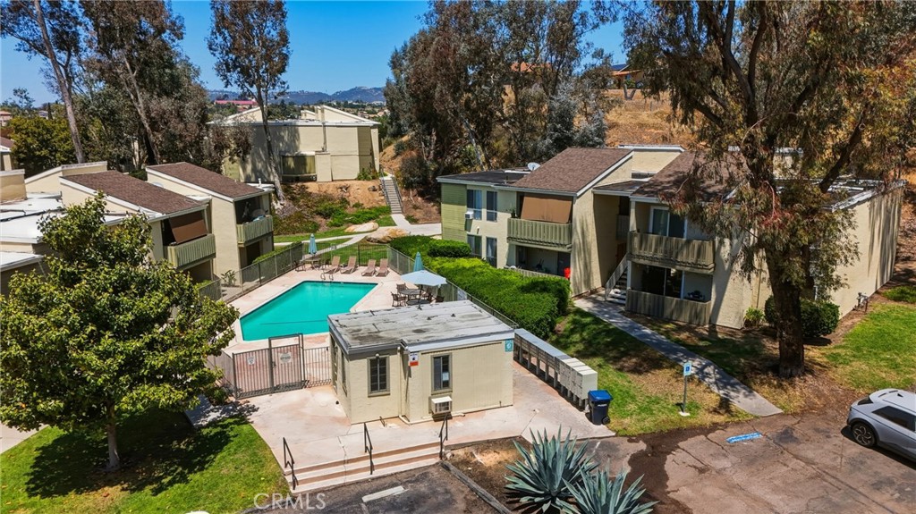 830 W Lincoln Avenue
