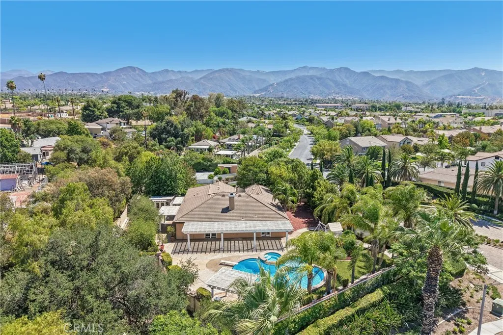 2431 Rosser Drive