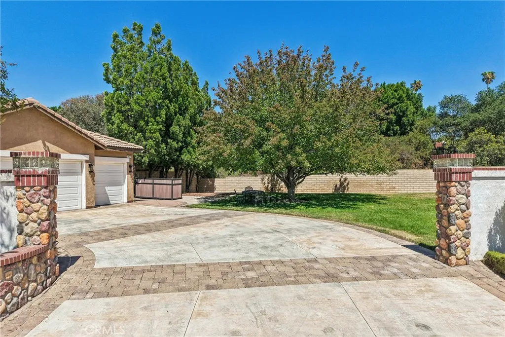 2431 Rosser Drive